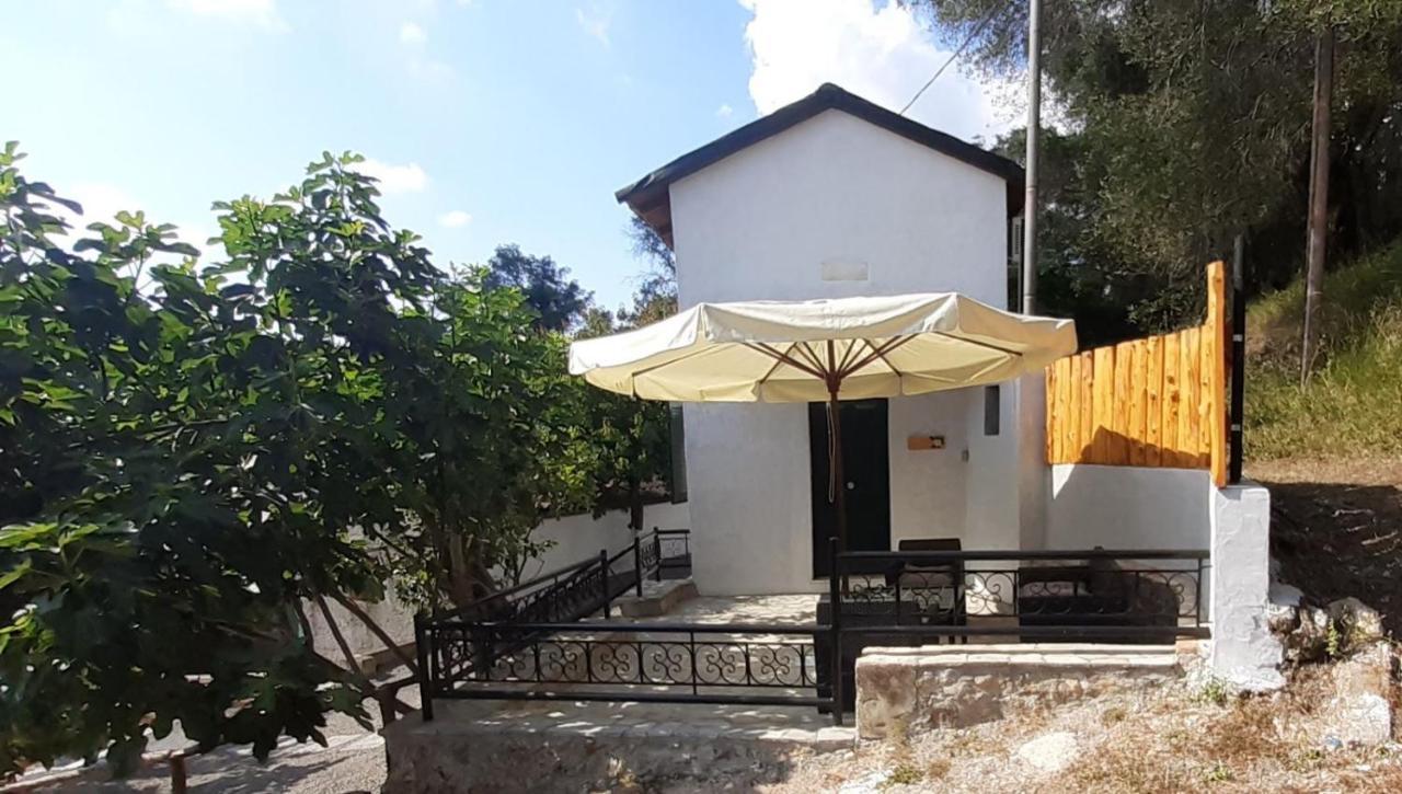 White Manolia Cottage Kato Korakiana Extérieur photo
